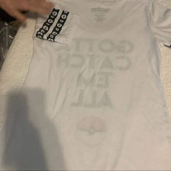 Pokémon white tee shirt with Pokémon graphic - Picture 3 of 4